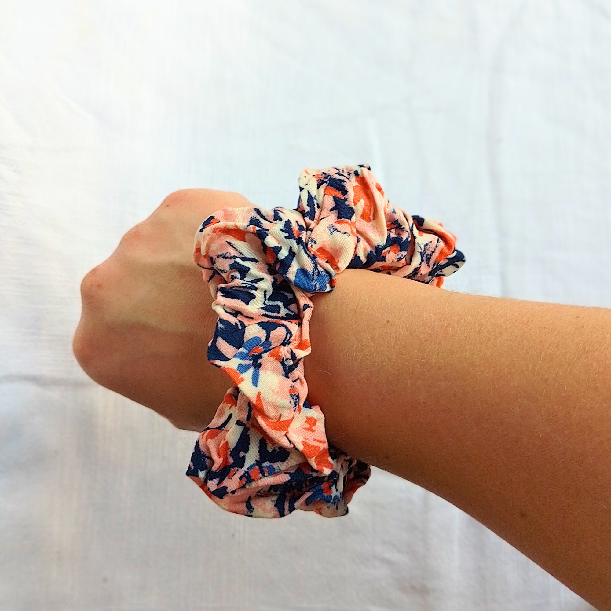 Scrunchies funfetti arm